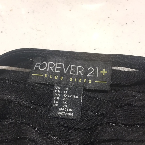 Forever 21 black dress check measurements on photos - Picture 10 of 11